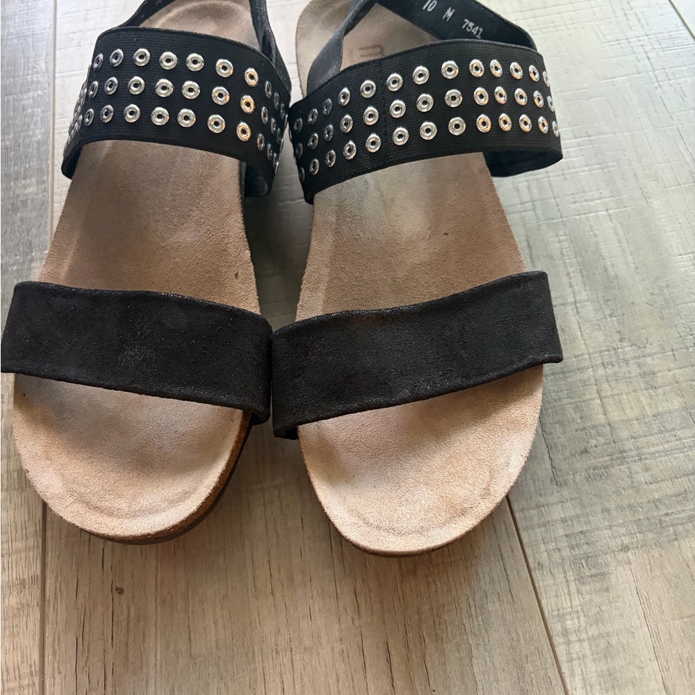 Munro Black studded sandals style named Pisces